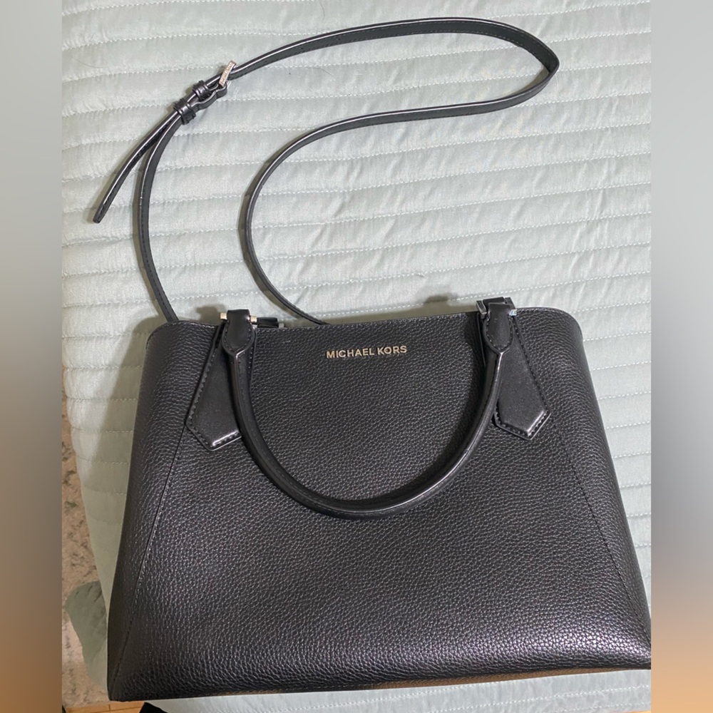 Black Michael Kors Bucket Bag - Picture 7 of 17
